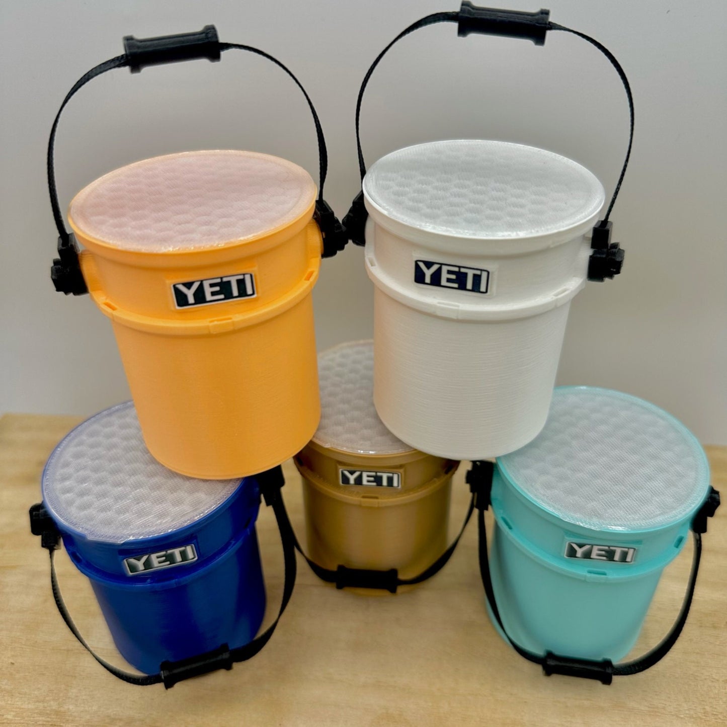 3D Printed Miniature Yeti Bucket with Lid: Collectible Desk Decor